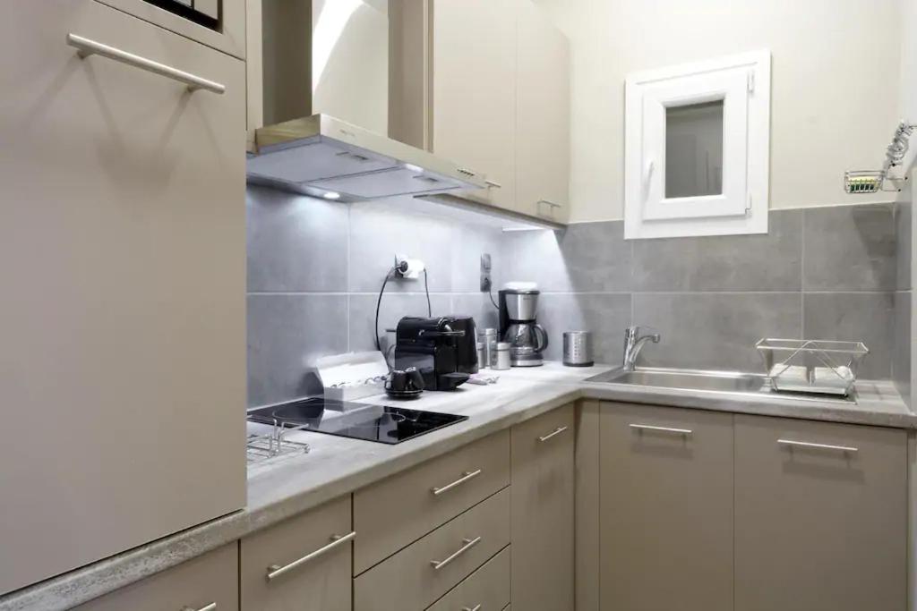 “Zeus”, Stylish Luxury Business Suite In The Heart Of Athens. Экстерьер фото